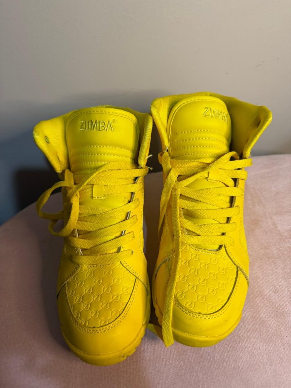 Zumba Energy Boss Yellow High-Top Sneakers – Size 8💛